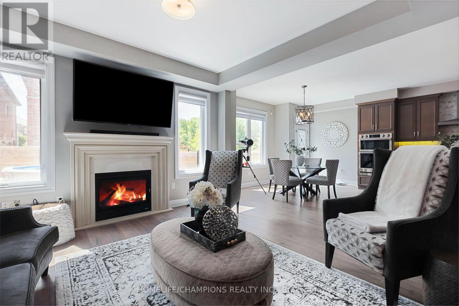 993 Dragonfly Avenue, Pickering, ON - Indoor Photo Showing Living Room With Fireplace