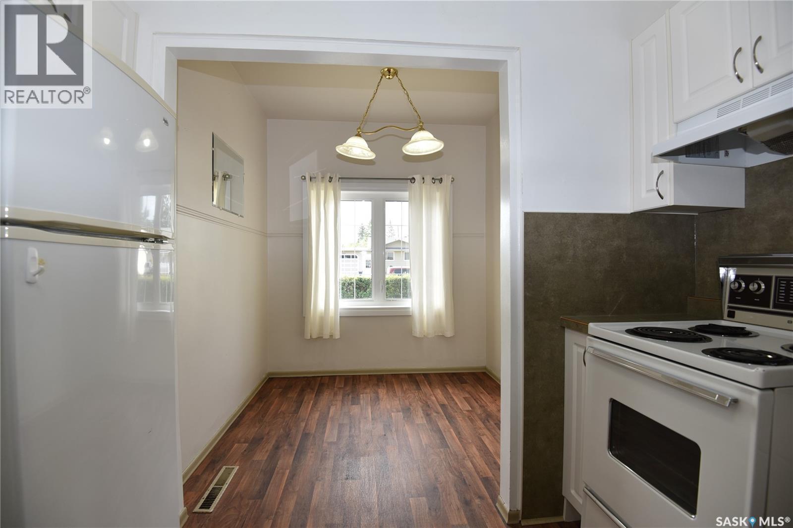 207 Pine Avenue, Nipawin, SK - Indoor Photo Showing Kitchen