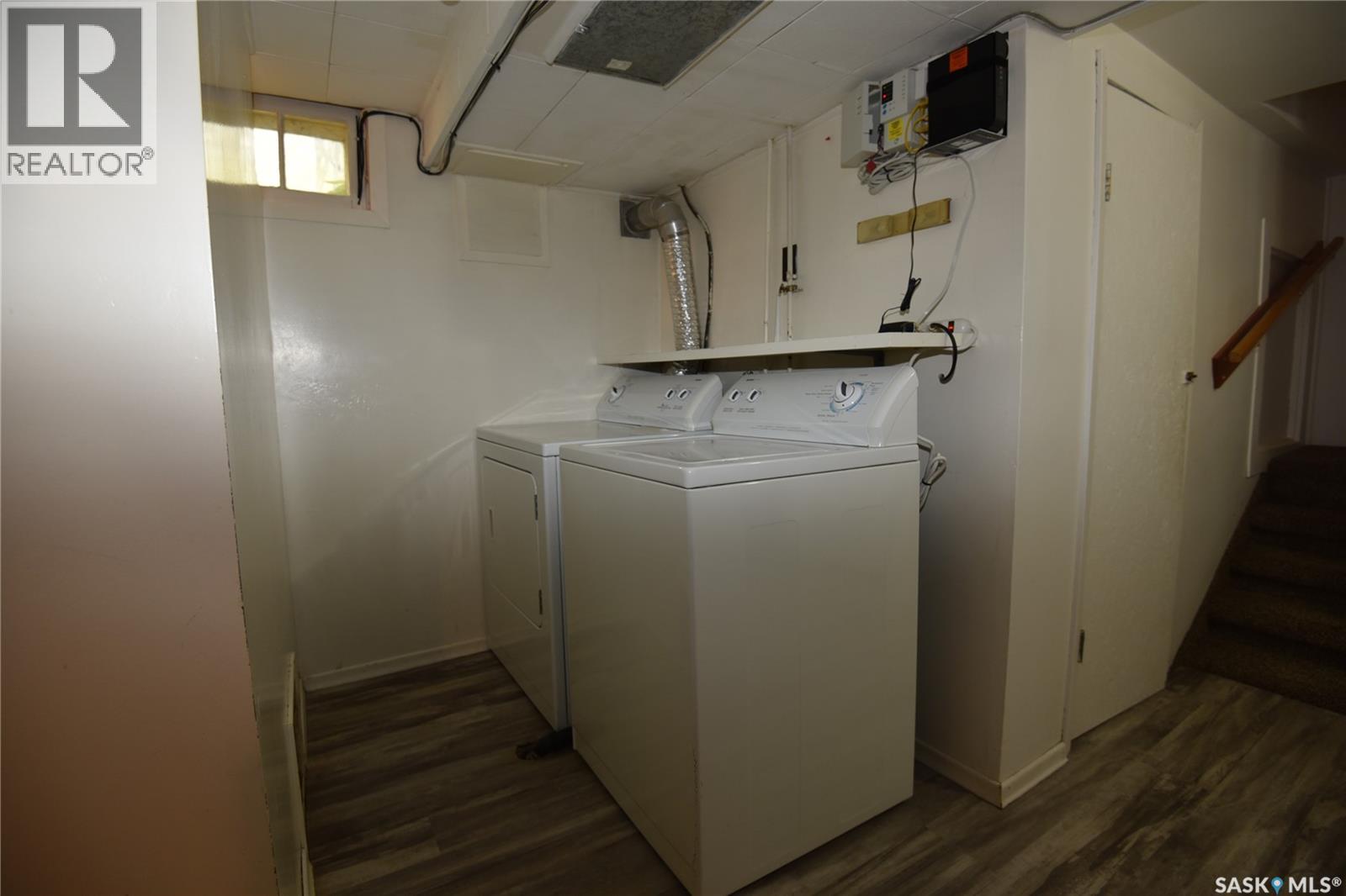 207 Pine Avenue, Nipawin, SK - Indoor Photo Showing Laundry Room