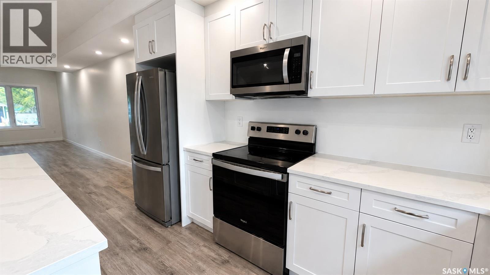 1220 D Avenue N, Saskatoon, SK - Indoor Photo Showing Kitchen