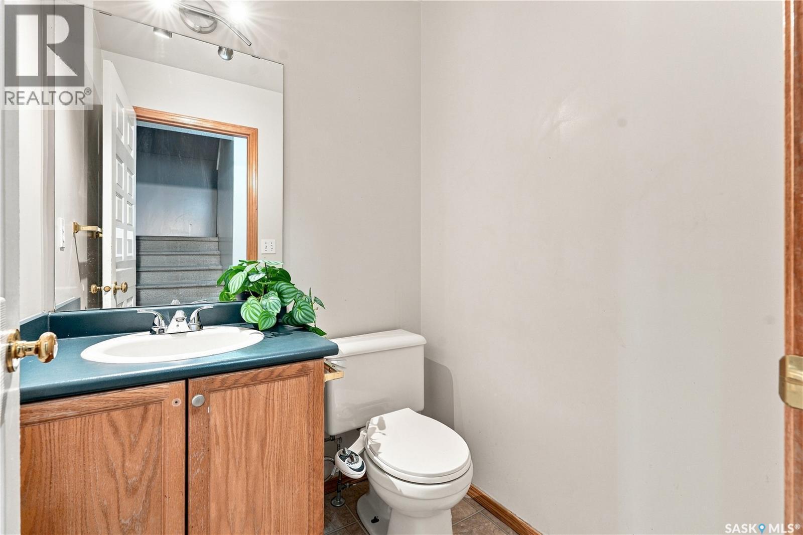 2 110 Keevil Crescent, Saskatoon, SK - Indoor Photo Showing Bathroom