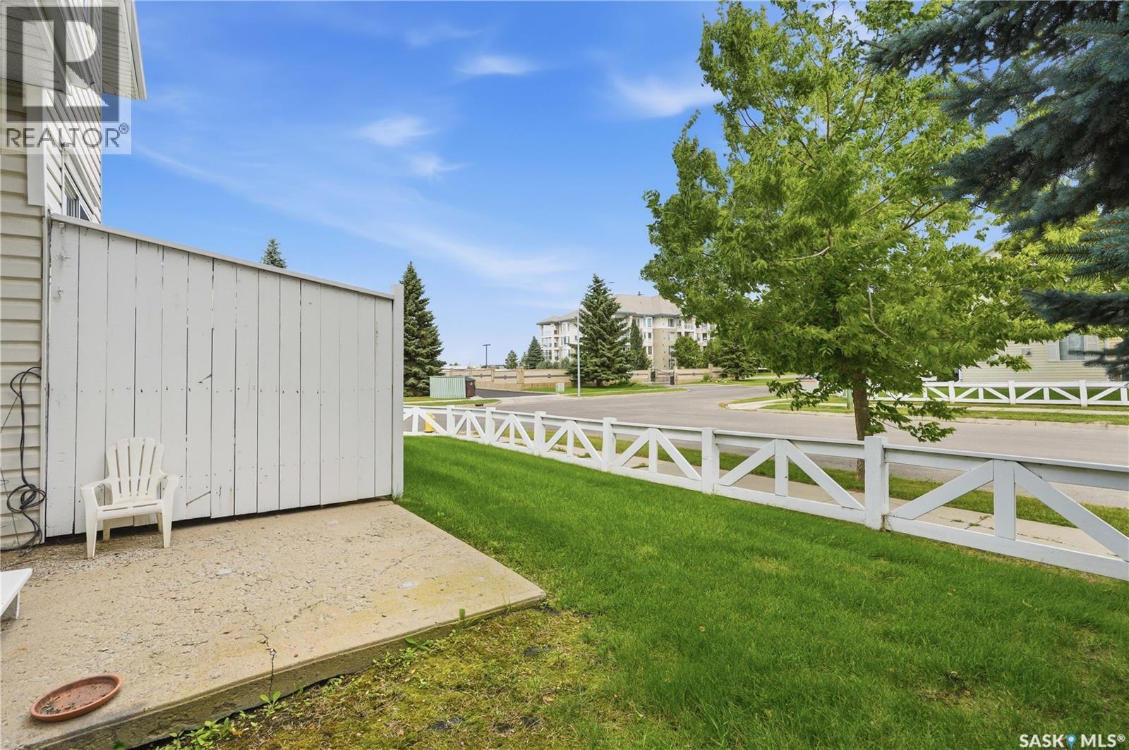 2 110 Keevil Crescent, Saskatoon, SK - Outdoor