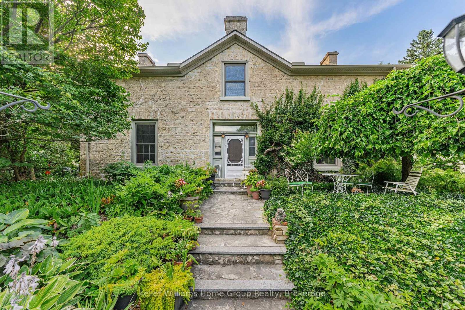 768 Bon Accord Street, Centre Wellington (Fergus), ON - Outdoor