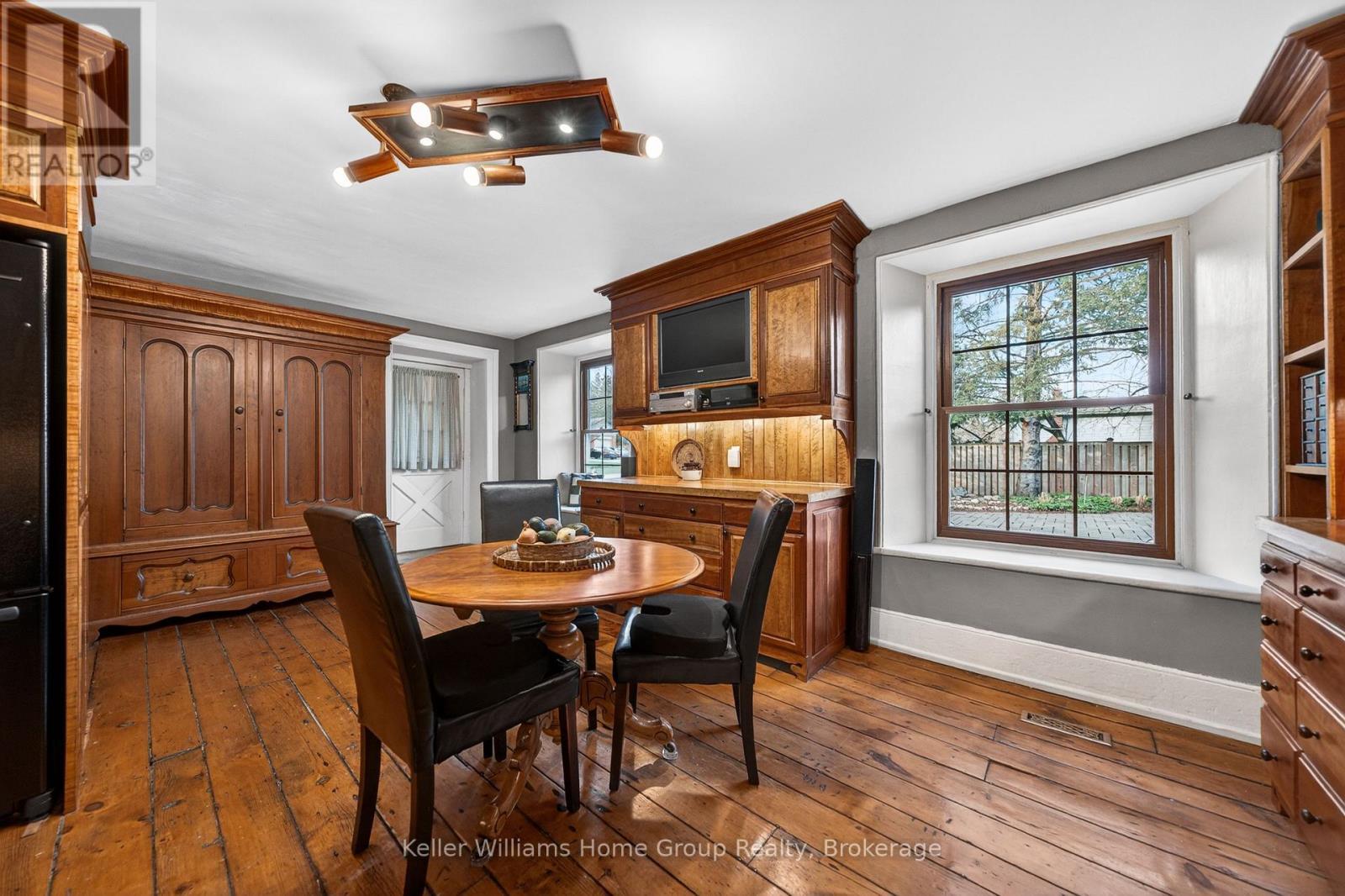768 Bon Accord Street, Centre Wellington (Fergus), ON - Indoor Photo Showing Dining Room