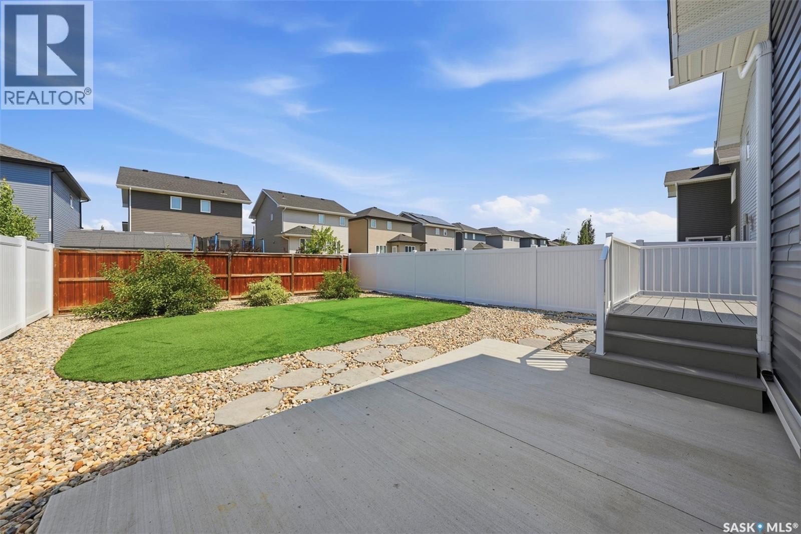 377 Germain Manor, Saskatoon, SK - Outdoor