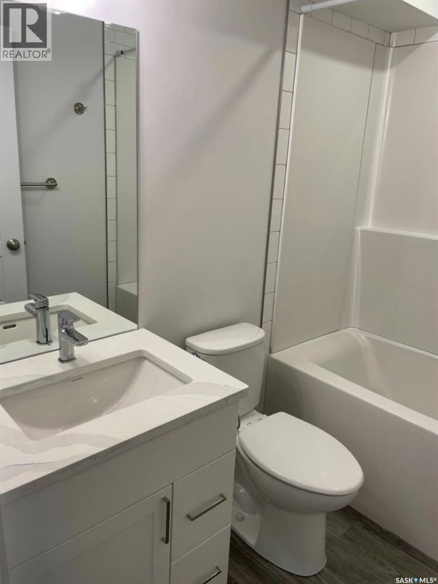 377 Germain Manor, Saskatoon, SK - Indoor Photo Showing Bathroom