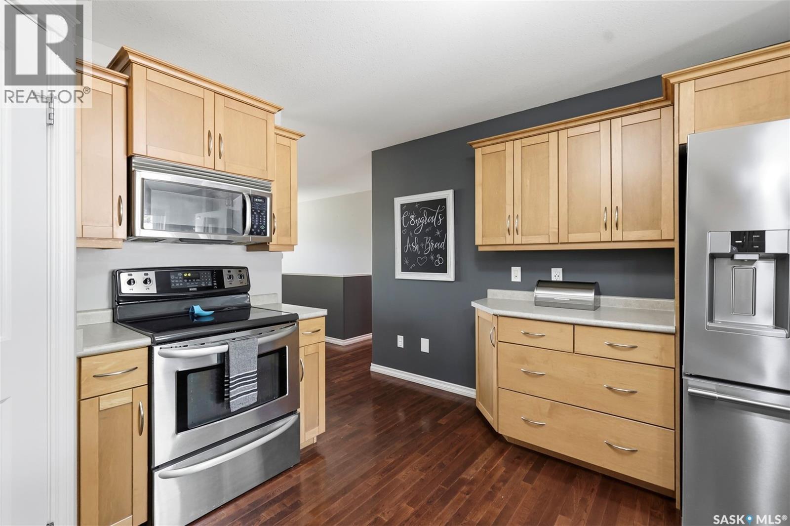 217 Isabella Street E, Saskatoon, SK - Indoor Photo Showing Kitchen