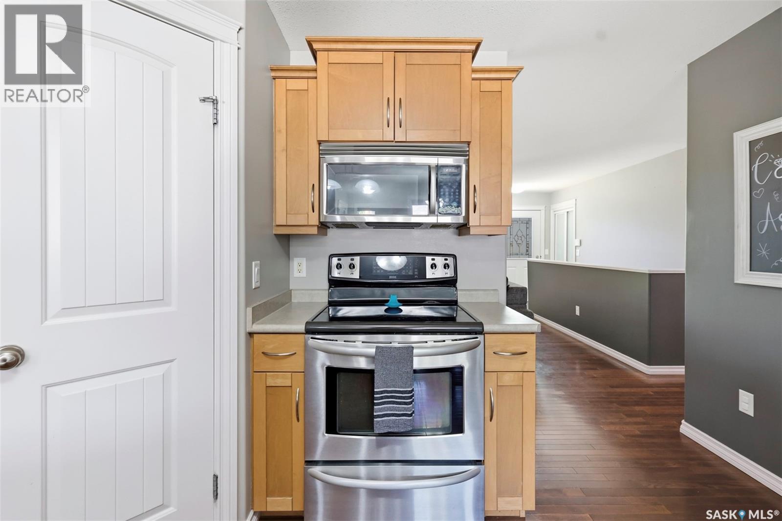 217 Isabella Street E, Saskatoon, SK - Indoor Photo Showing Kitchen