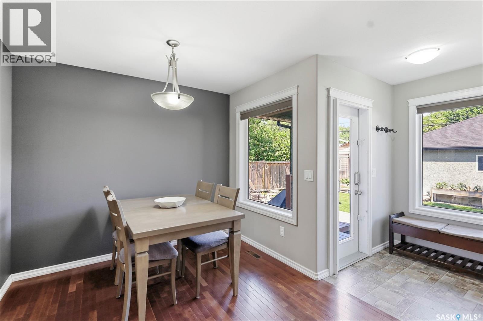 217 Isabella Street E, Saskatoon, SK - Indoor Photo Showing Dining Room