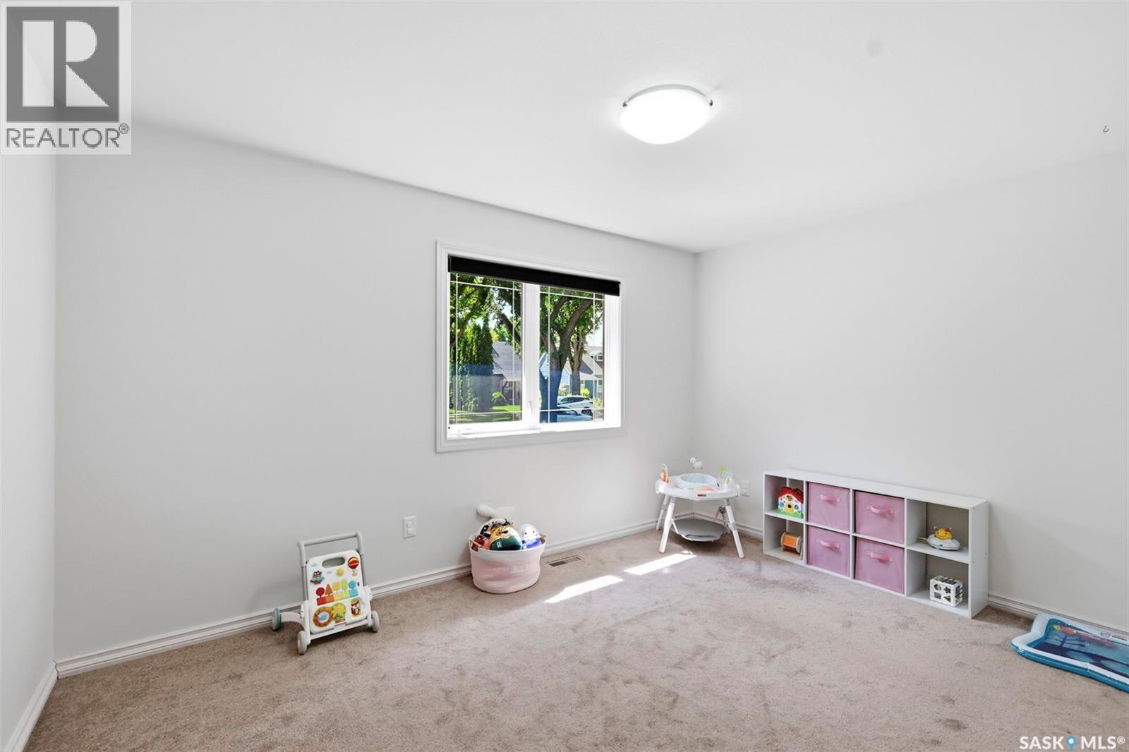217 Isabella Street E, Saskatoon, SK - Indoor