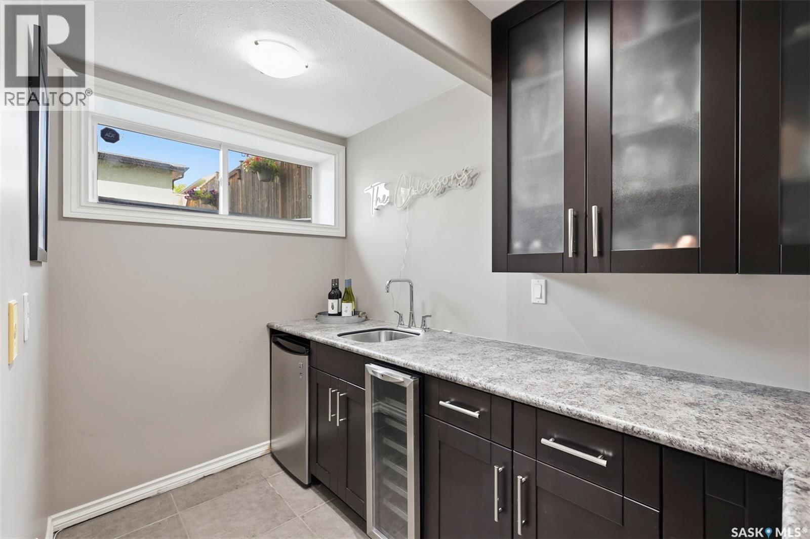 217 Isabella Street E, Saskatoon, SK - Indoor