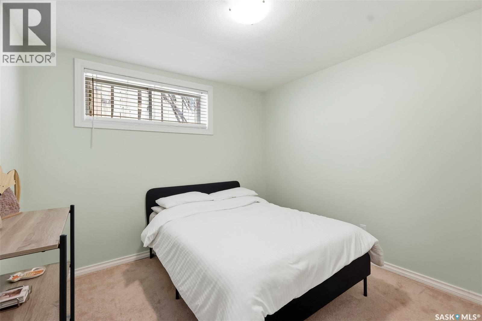 217 Isabella Street E, Saskatoon, SK - Indoor Photo Showing Bedroom