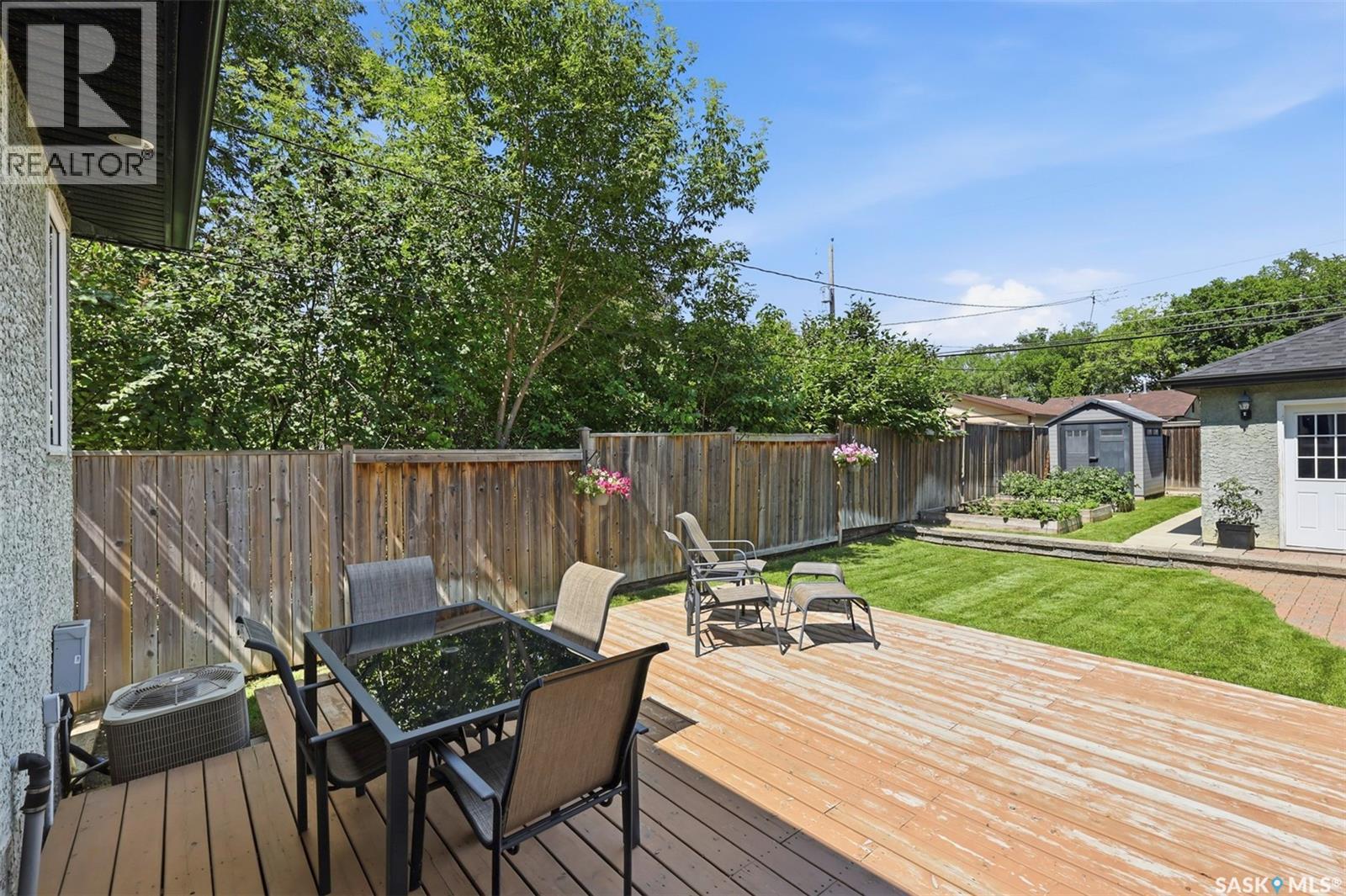 217 Isabella Street E, Saskatoon, SK - Outdoor With Deck Patio Veranda