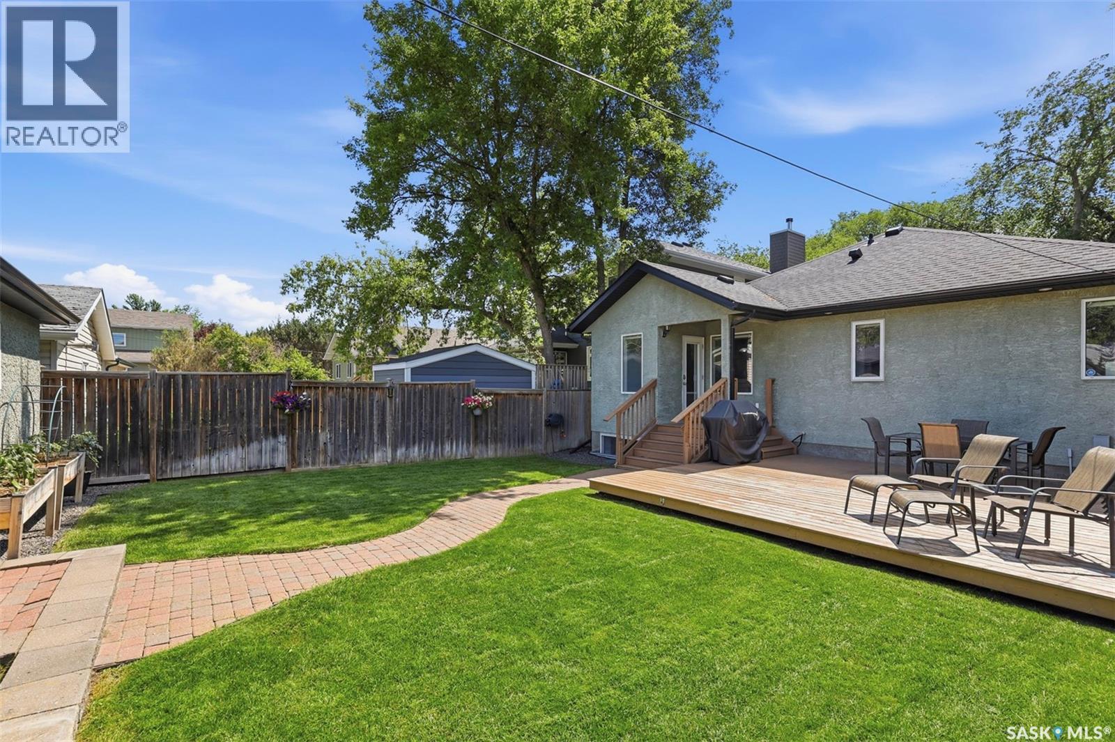 217 Isabella Street E, Saskatoon, SK - Outdoor With Deck Patio Veranda