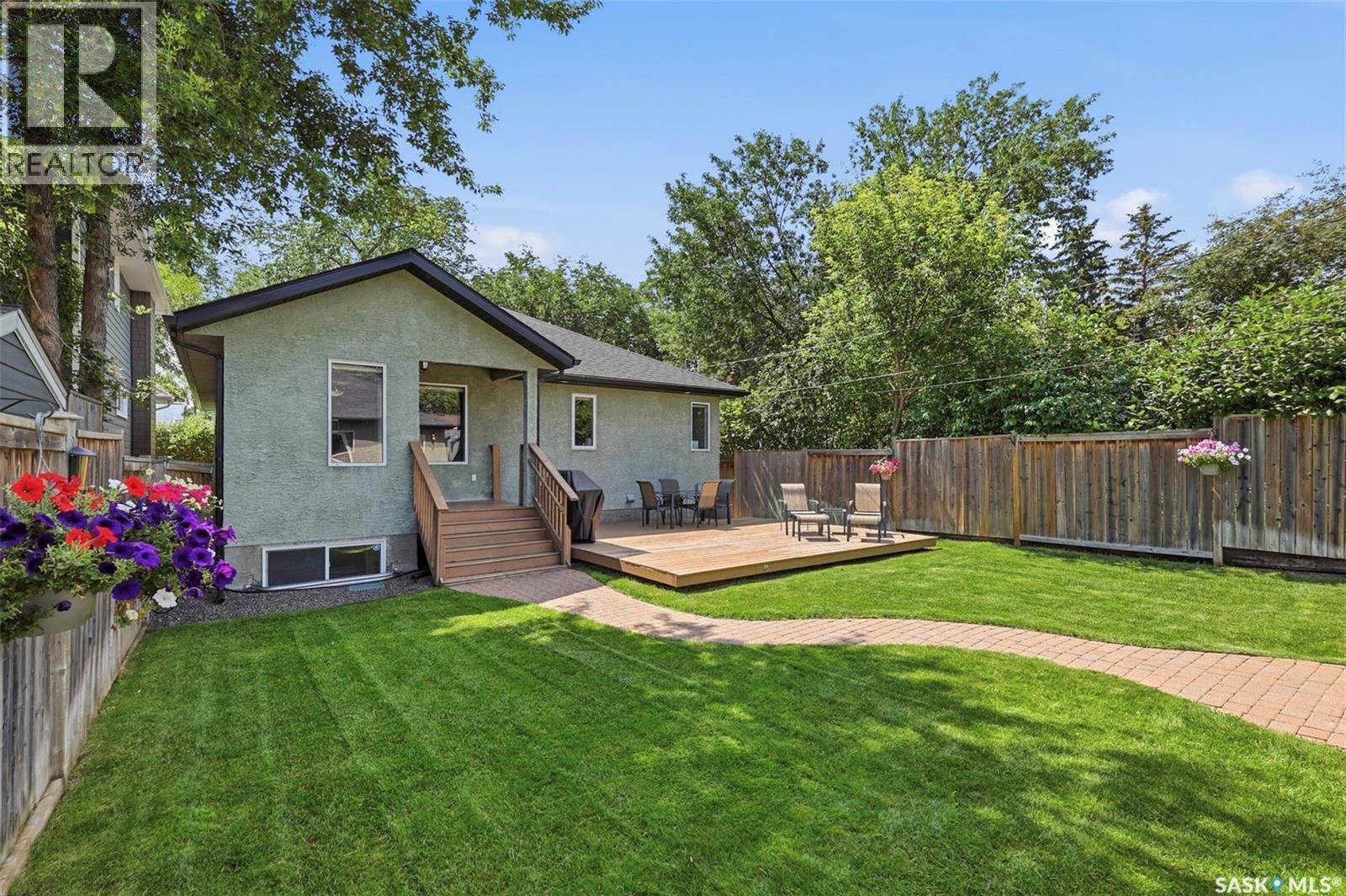 217 Isabella Street E, Saskatoon, SK - Outdoor With Deck Patio Veranda