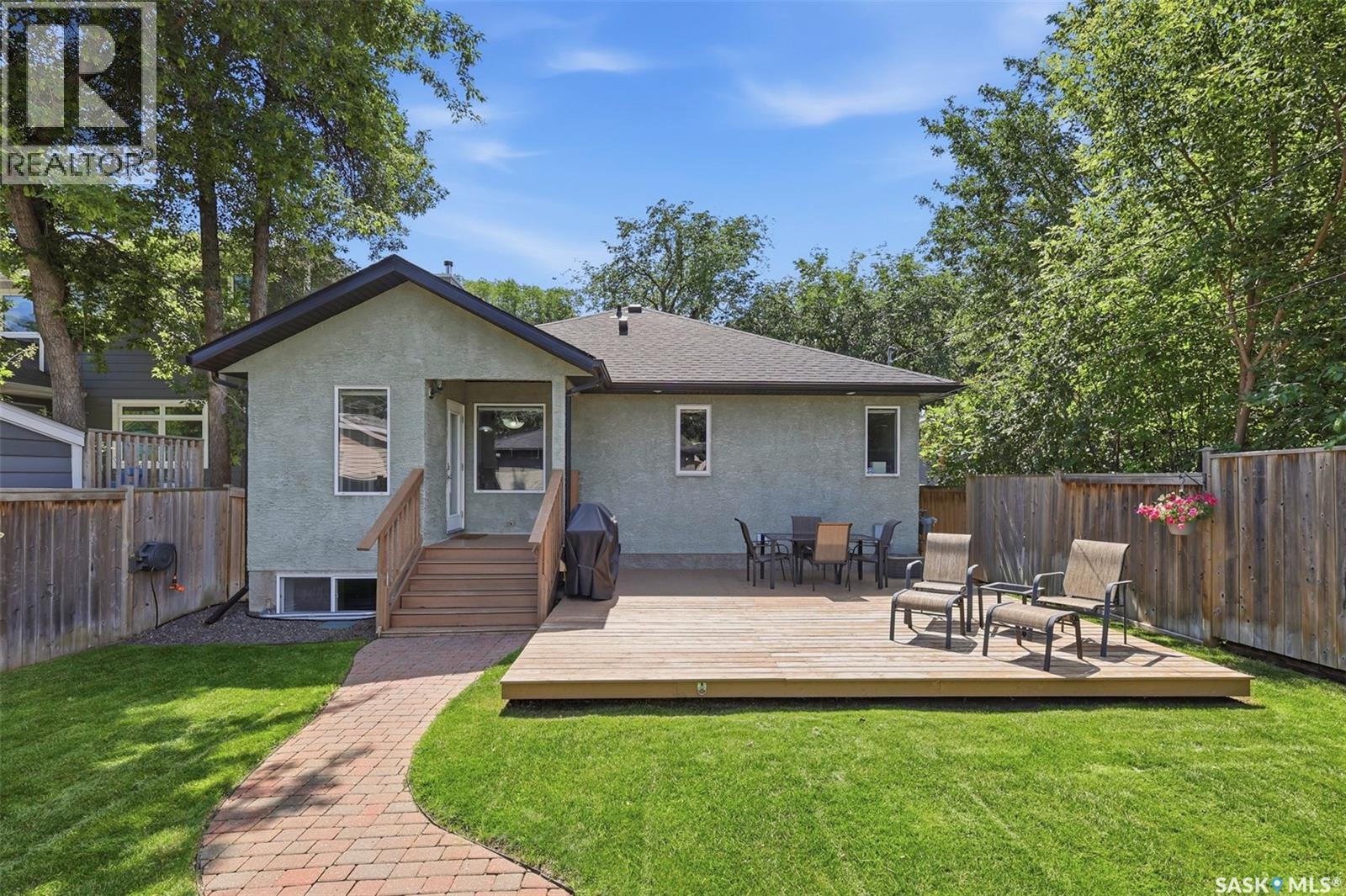 217 Isabella Street E, Saskatoon, SK - Outdoor With Deck Patio Veranda