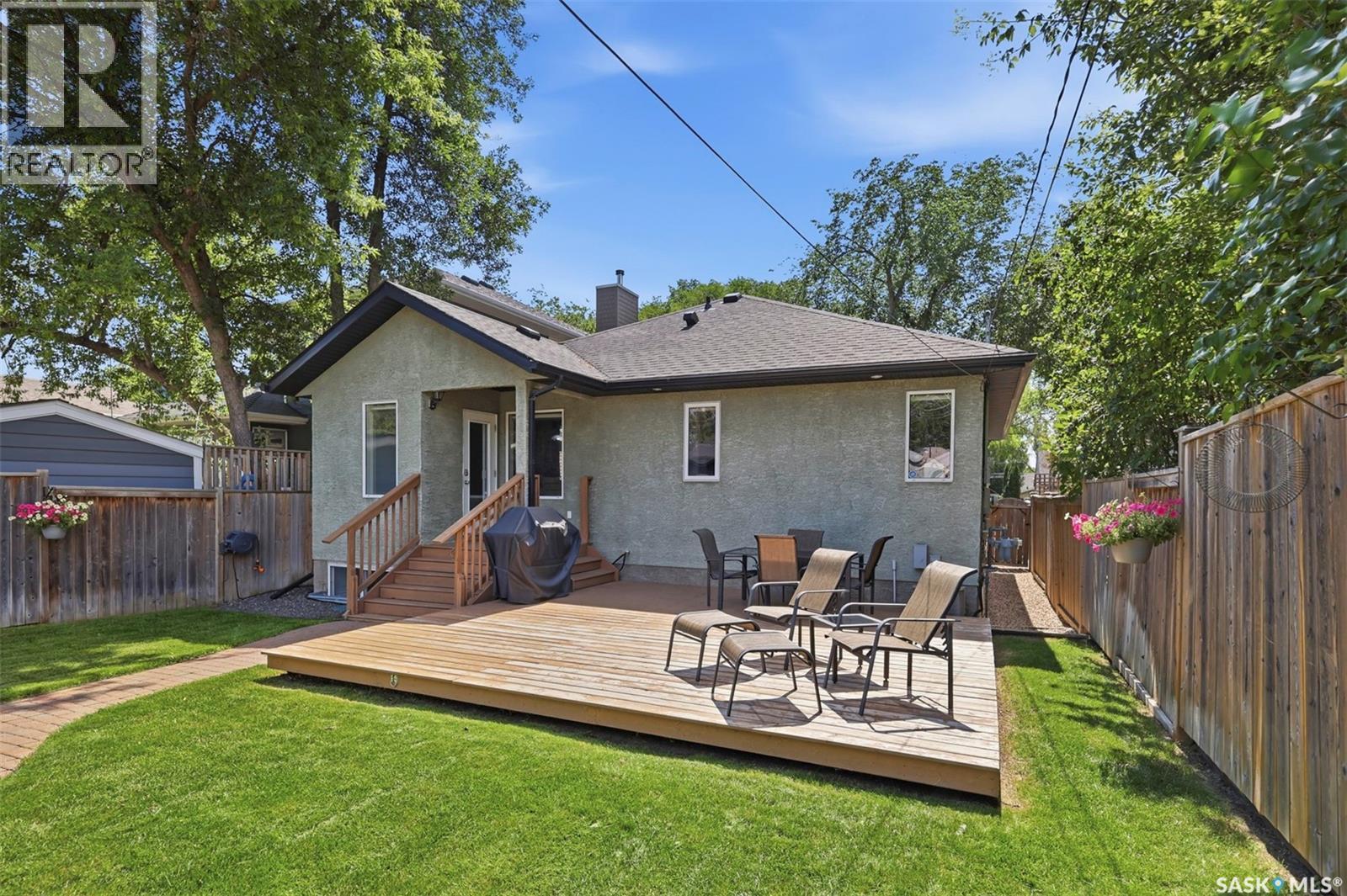 217 Isabella Street E, Saskatoon, SK - Outdoor With Deck Patio Veranda