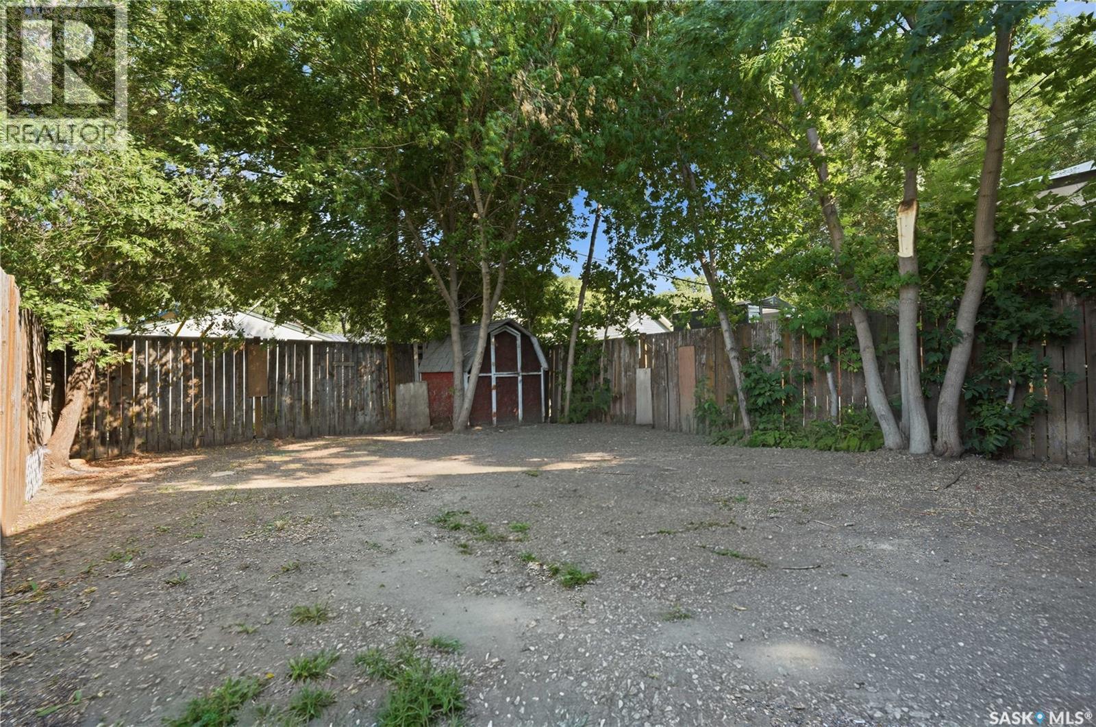 1117 Kilburn Avenue, Saskatoon, SK - Outdoor