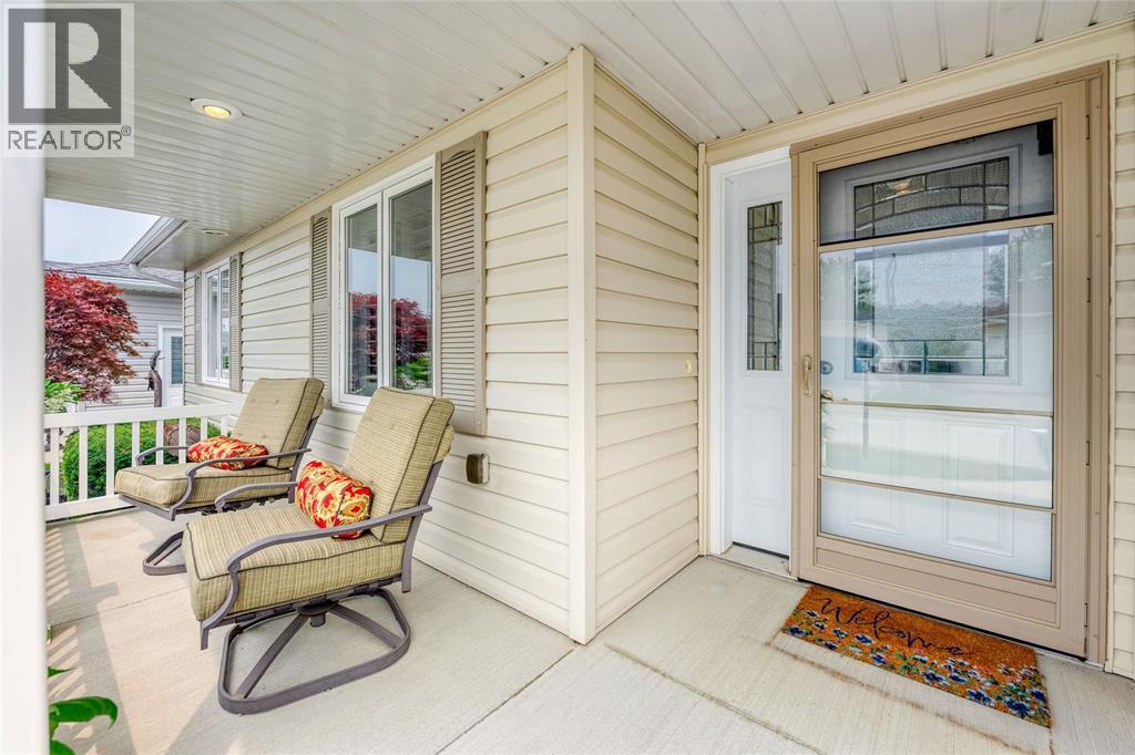 5600 Blackwell Sideroad Unit# 465, Sarnia, ON - Outdoor With Exterior