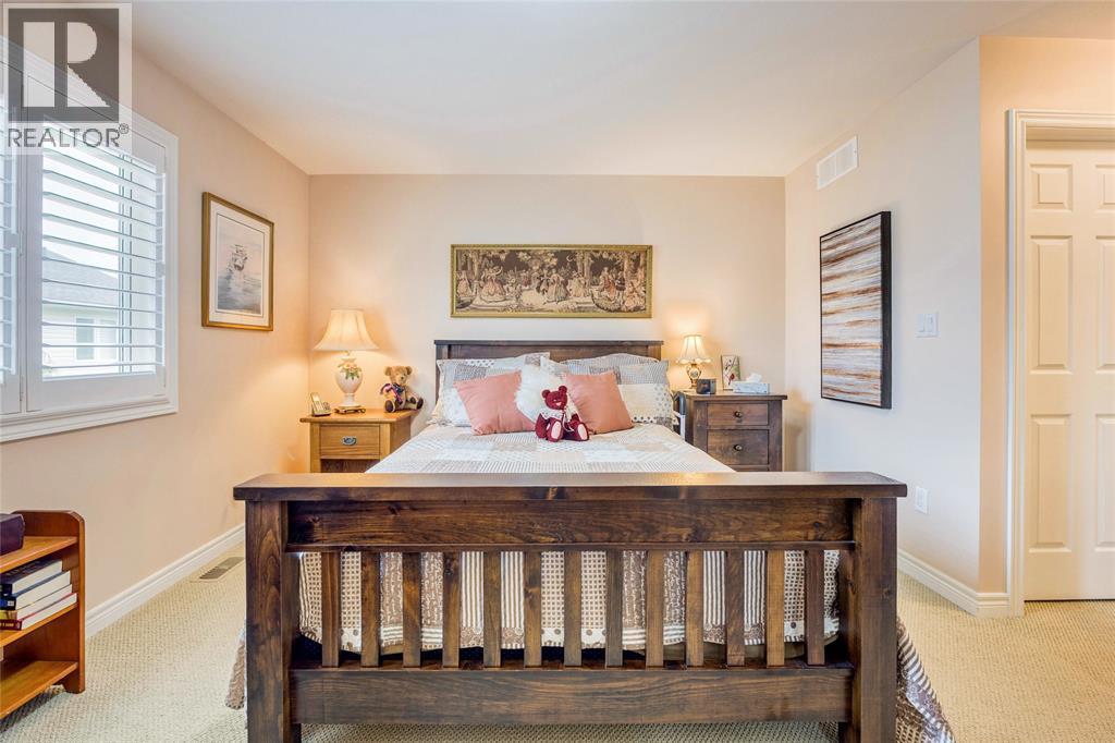 5600 Blackwell Sideroad Unit# 465, Sarnia, ON - Indoor Photo Showing Bedroom