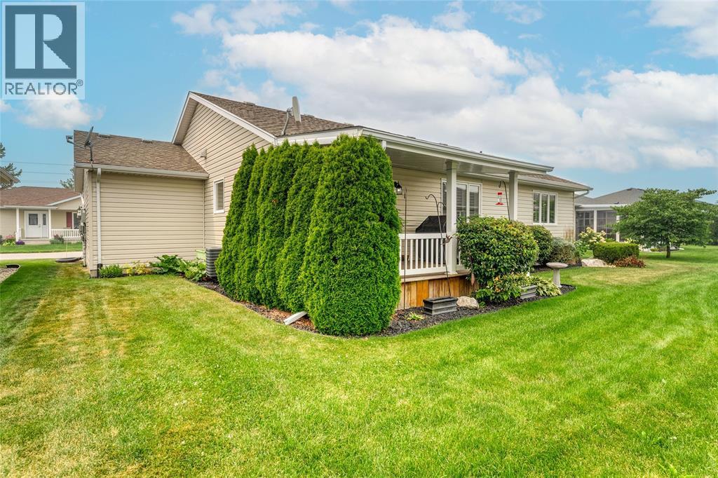 5600 Blackwell Sideroad Unit# 465, Sarnia, ON - Outdoor