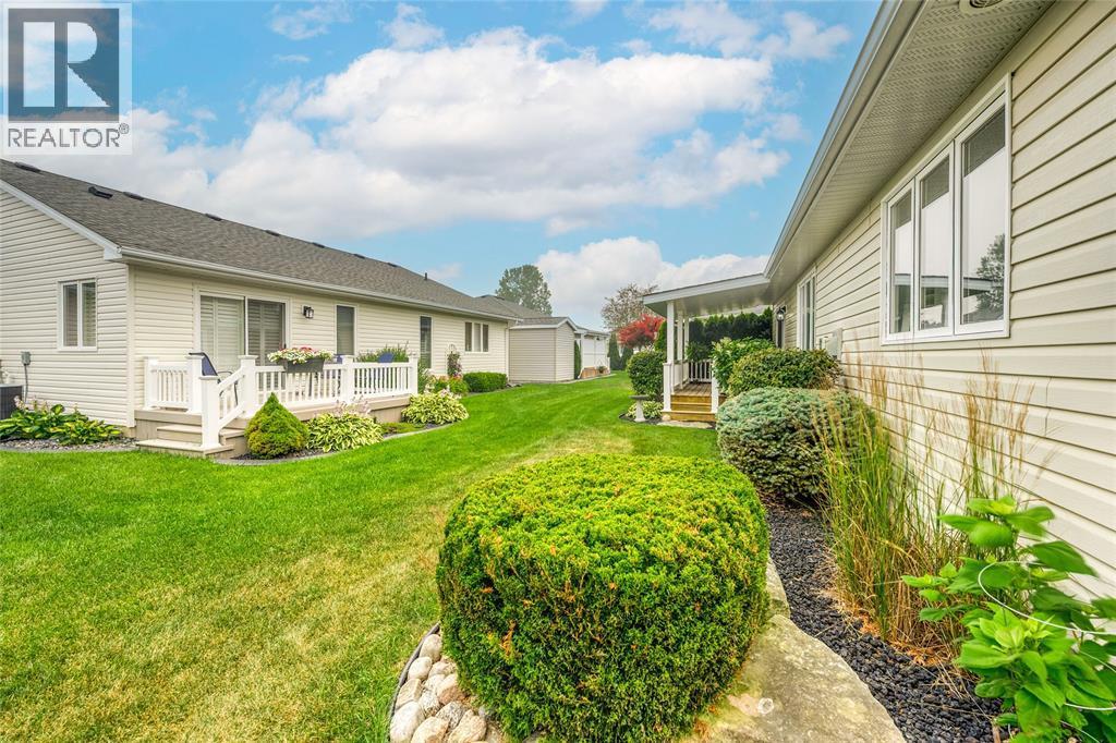 5600 Blackwell Sideroad Unit# 465, Sarnia, ON - Outdoor With Deck Patio Veranda