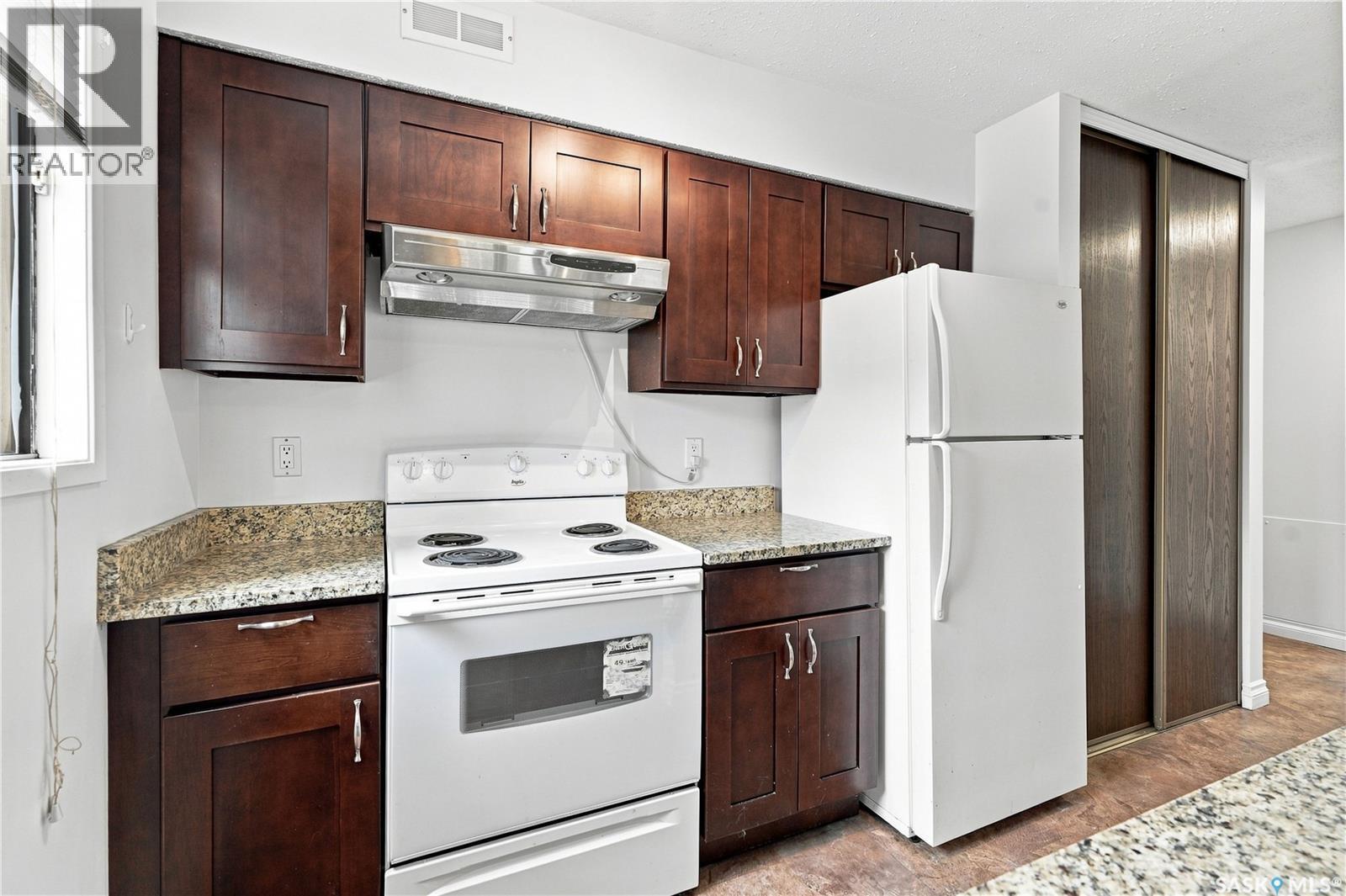 301 116 111Th Street, Saskatoon, SK - Indoor Photo Showing Kitchen