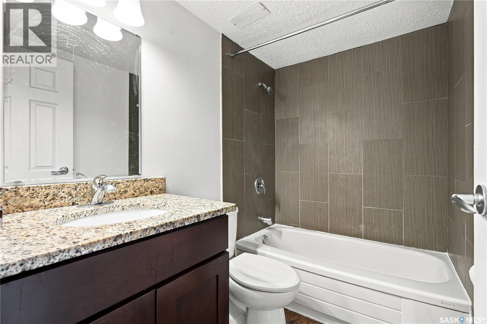 301 116 111Th Street, Saskatoon, SK - Indoor Photo Showing Bathroom