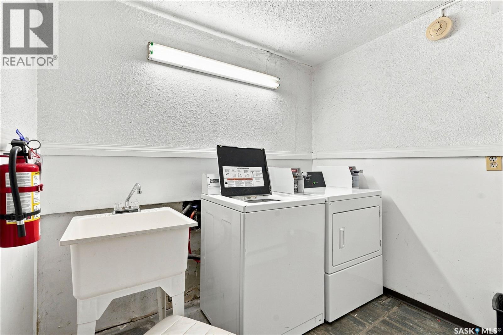 301 116 111Th Street, Saskatoon, SK - Indoor Photo Showing Laundry Room