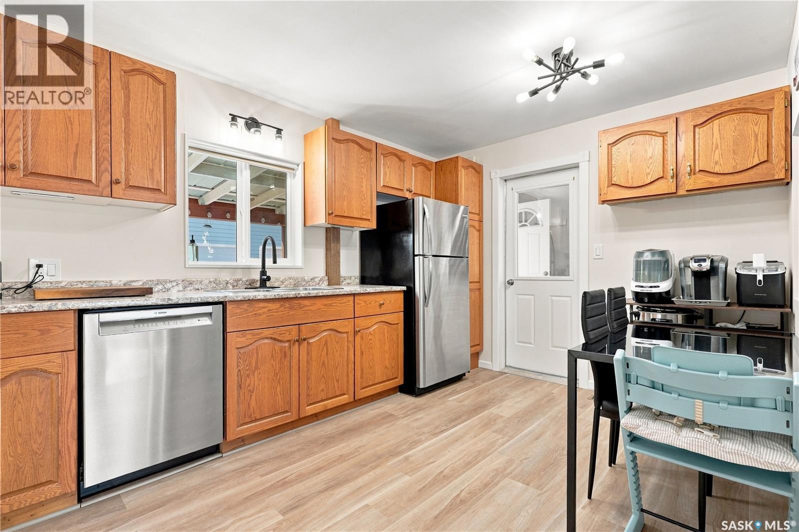 316 1St Street E, Langham, SK - Indoor Photo Showing Kitchen