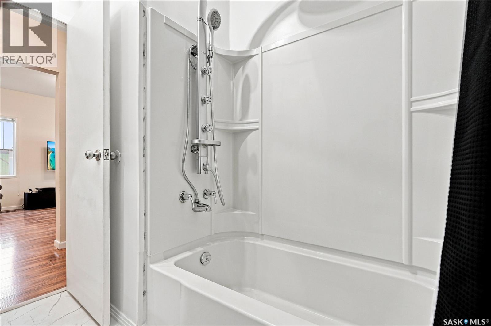 316 1St Street E, Langham, SK - Indoor Photo Showing Bathroom