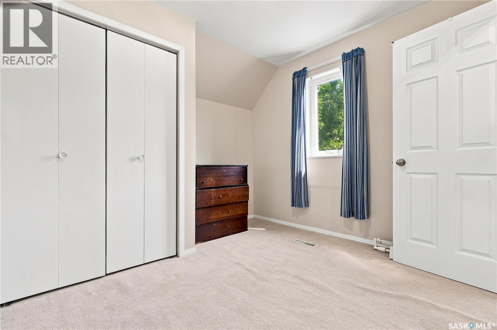 316 1St Street E, Langham, SK - Indoor