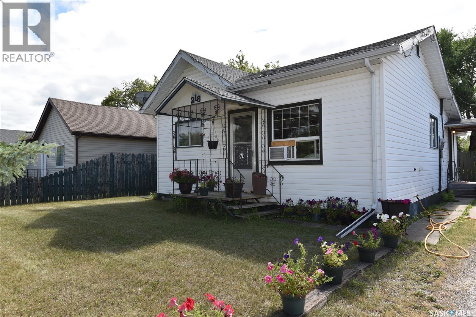 218 4A Street E, Nipawin, SK - Outdoor