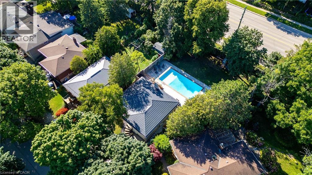 581 Glendene Crescent, Waterloo, ON - Outdoor With In Ground Pool