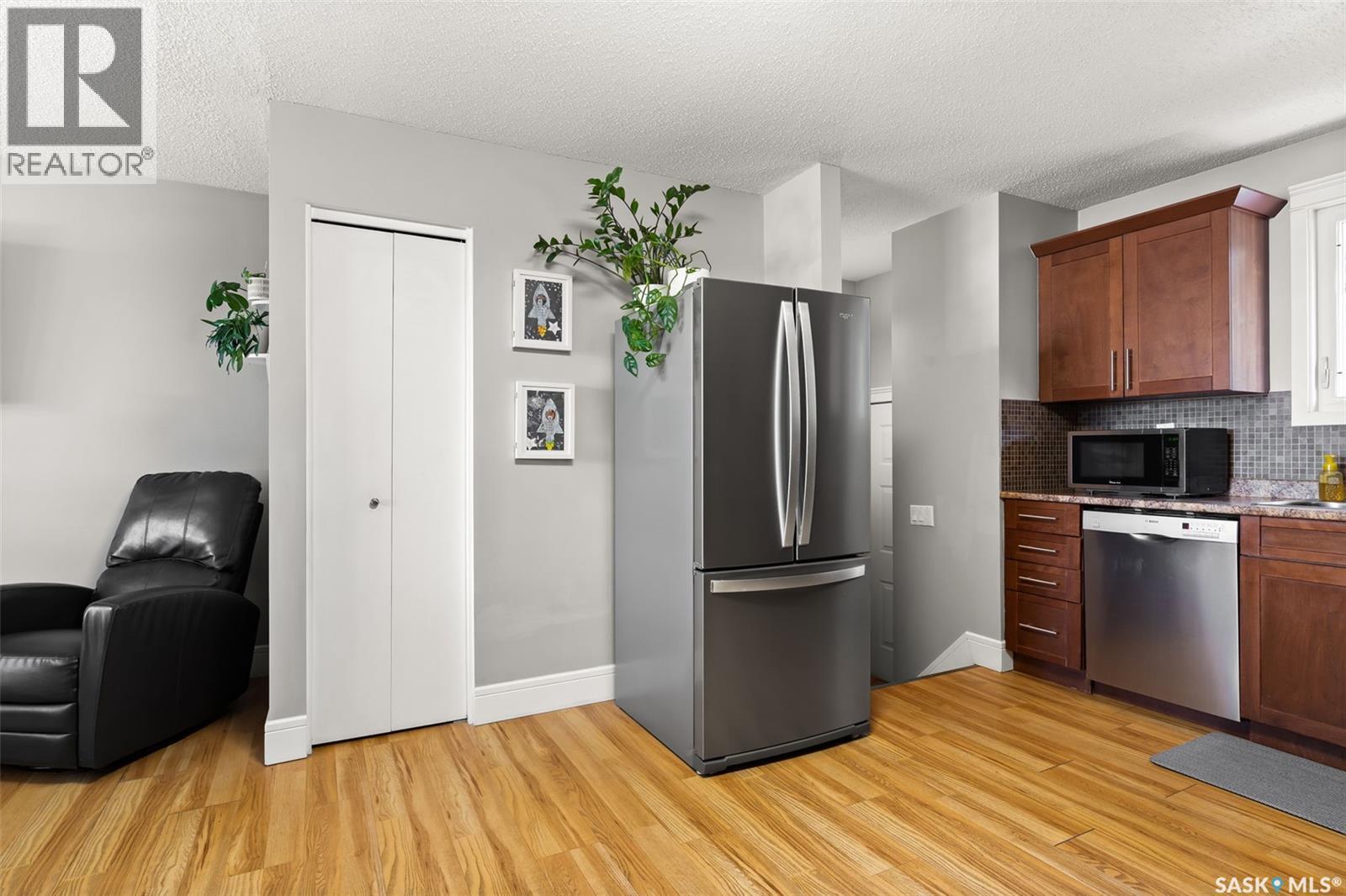 23 Price Crescent, Regina, SK - Indoor Photo Showing Kitchen