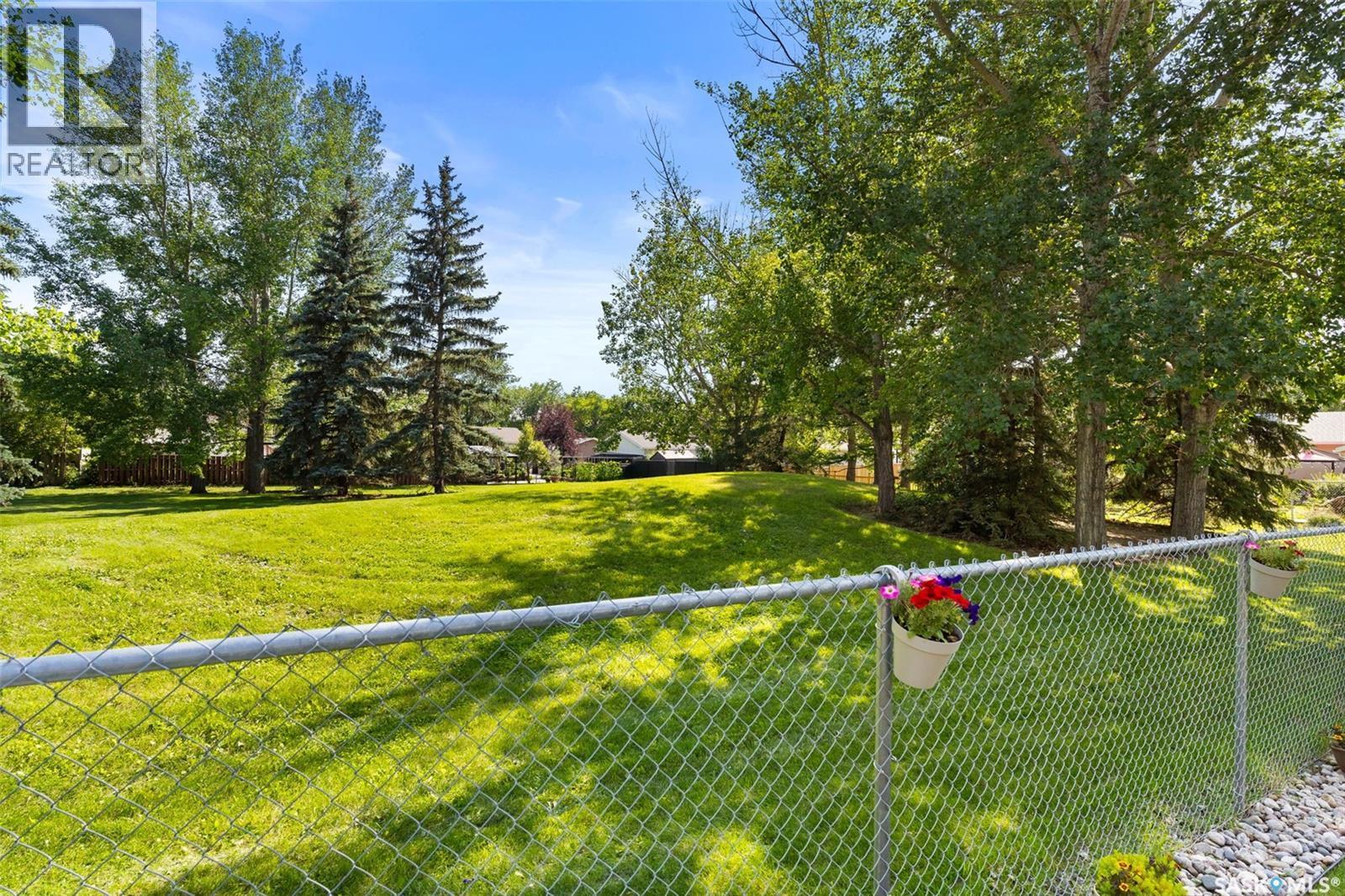 23 Price Crescent, Regina, SK - Outdoor