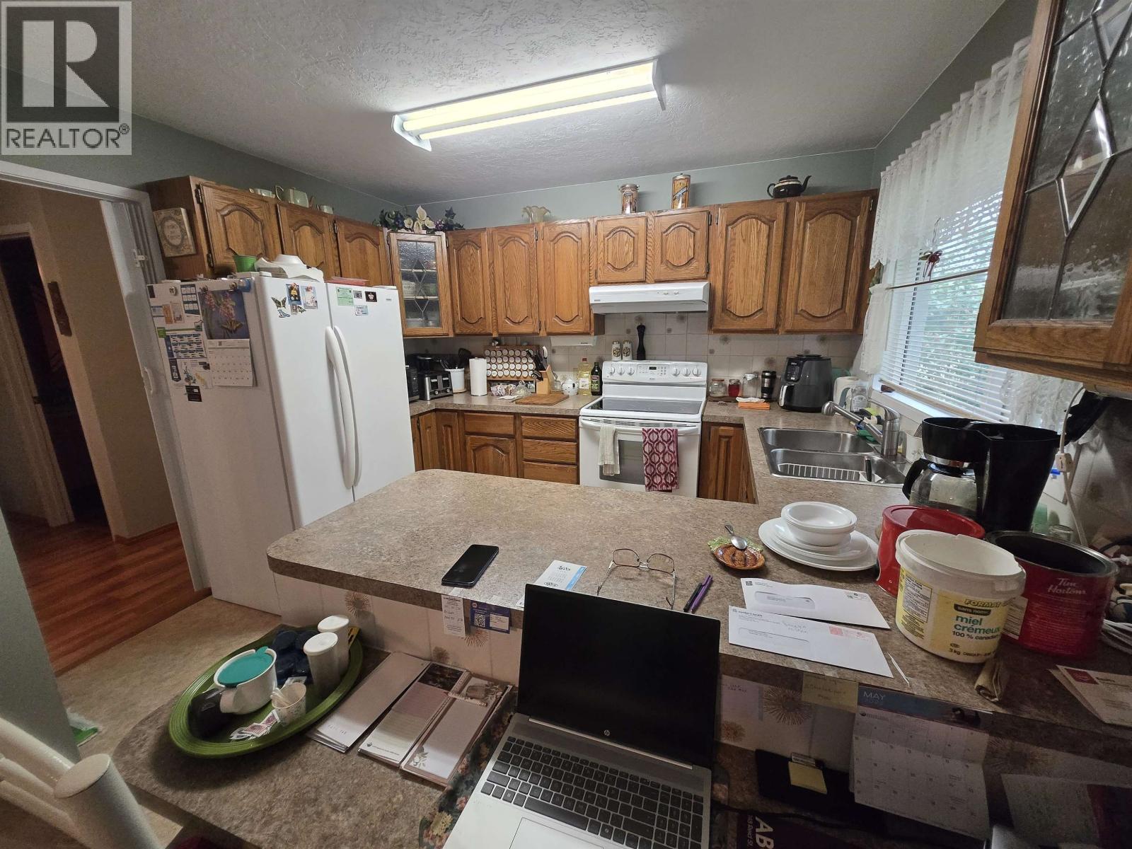 575 Harcourt Avenue, Quesnel, BC - Indoor Photo Showing Kitchen With Double Sink