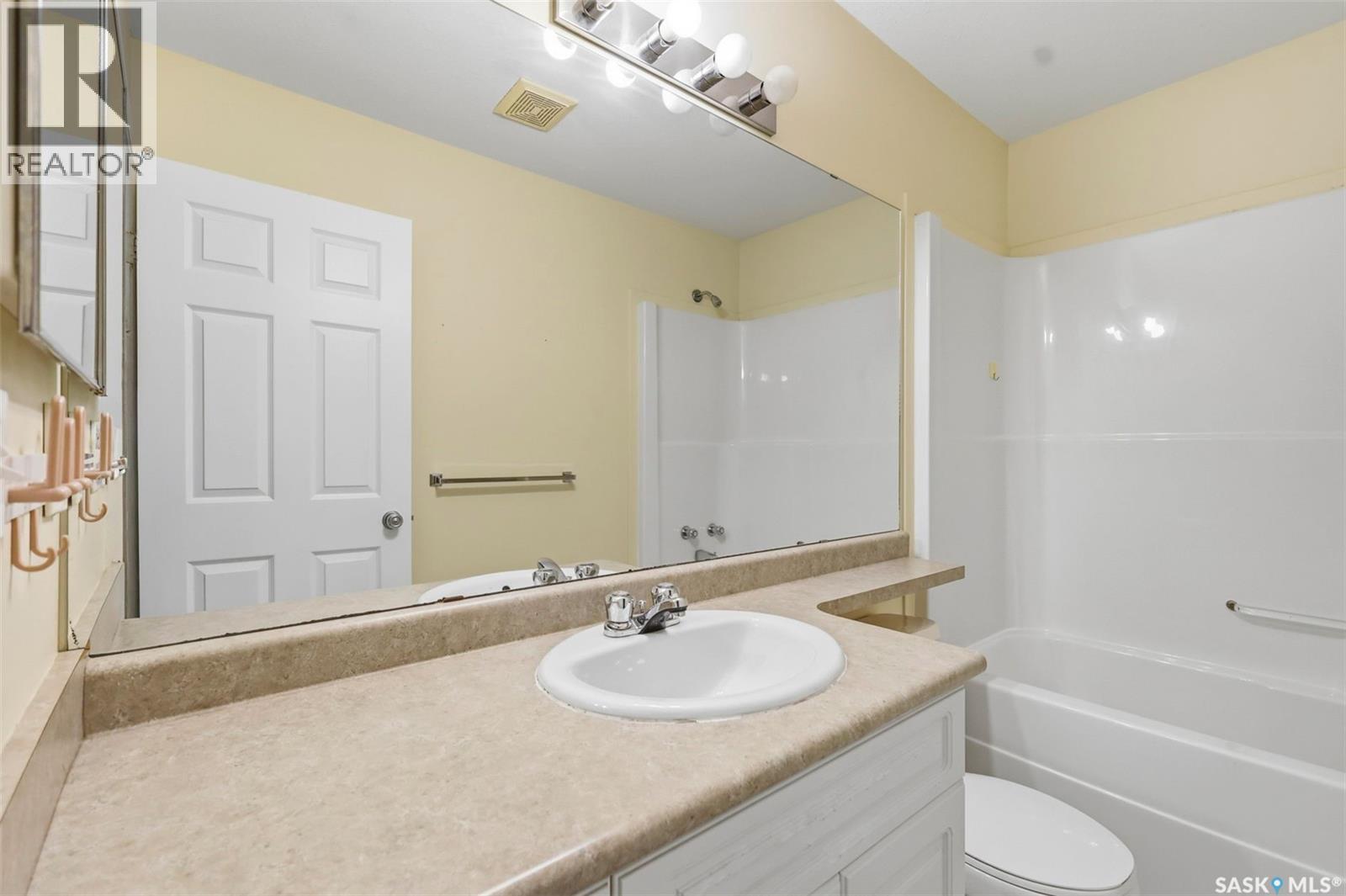 50 203 Herold Terrace, Saskatoon, SK - Indoor Photo Showing Bathroom
