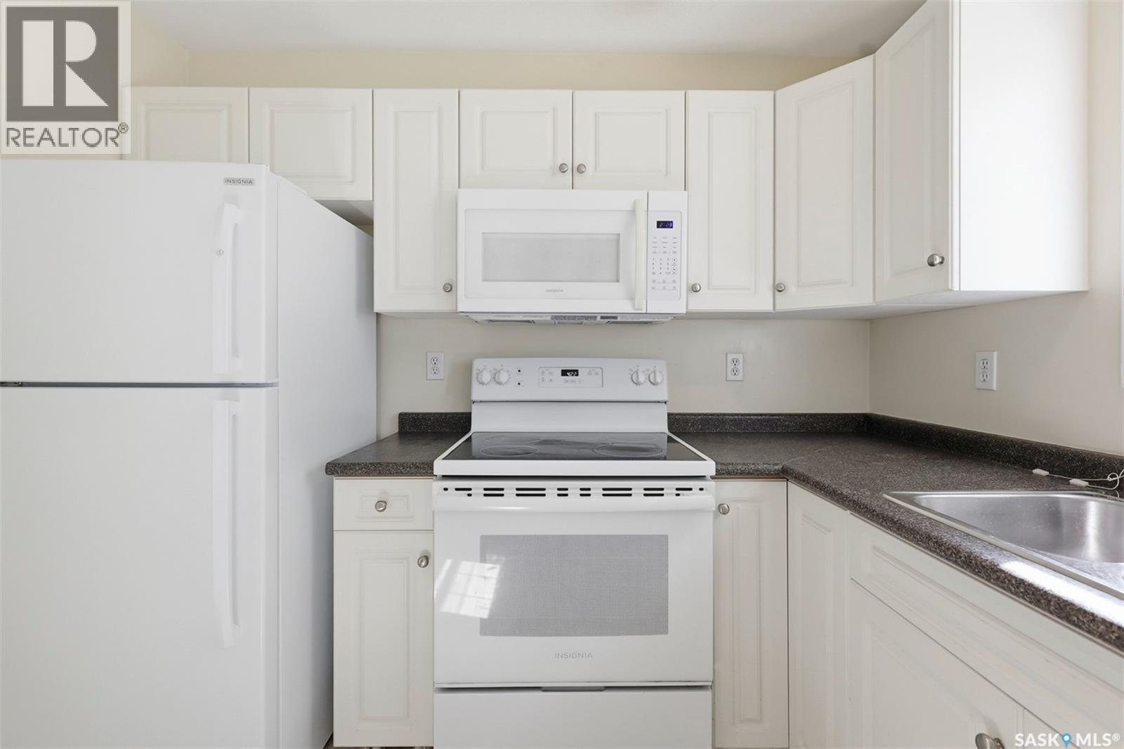 50 203 Herold Terrace, Saskatoon, SK - Indoor Photo Showing Kitchen