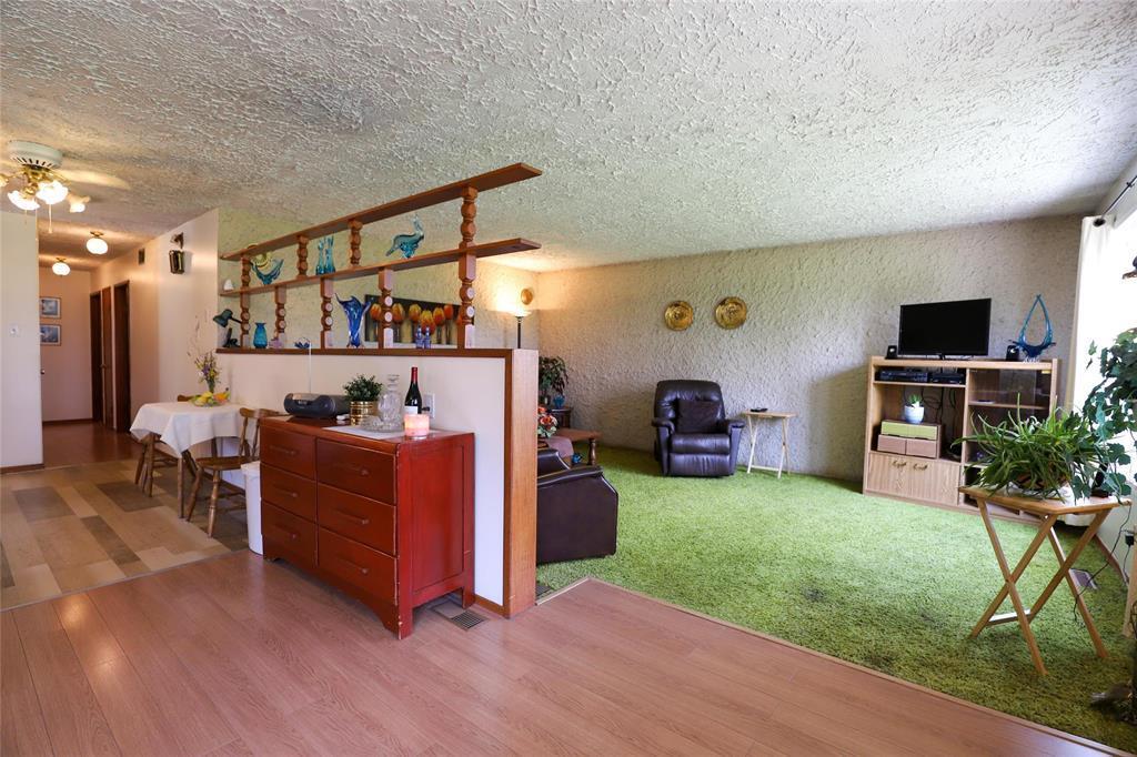 106024 7E Road E, Komarno, MB - Indoor Photo Showing Other Room