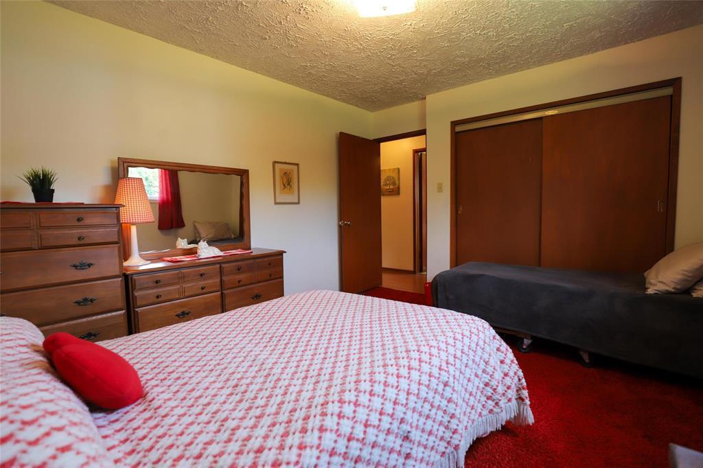 106024 7E Road E, Komarno, MB - Indoor Photo Showing Bedroom