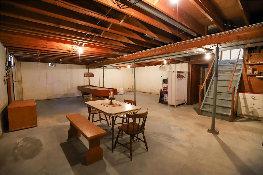 106024 7E Road E, Komarno, MB - Indoor Photo Showing Basement