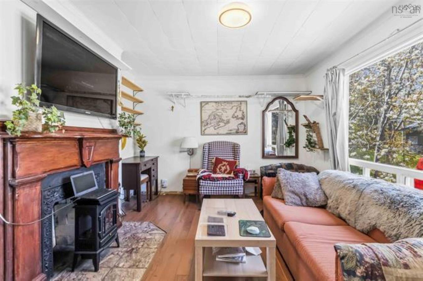 23 Military Road, Halifax, NS - Indoor Photo Showing Living Room With Fireplace