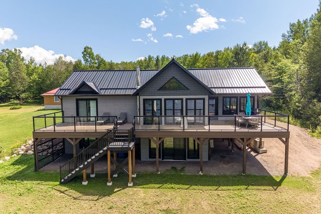 Bord de l'eau - 219 Ch. Tripp, Sheenboro, QC - Outdoor With Deck Patio Veranda