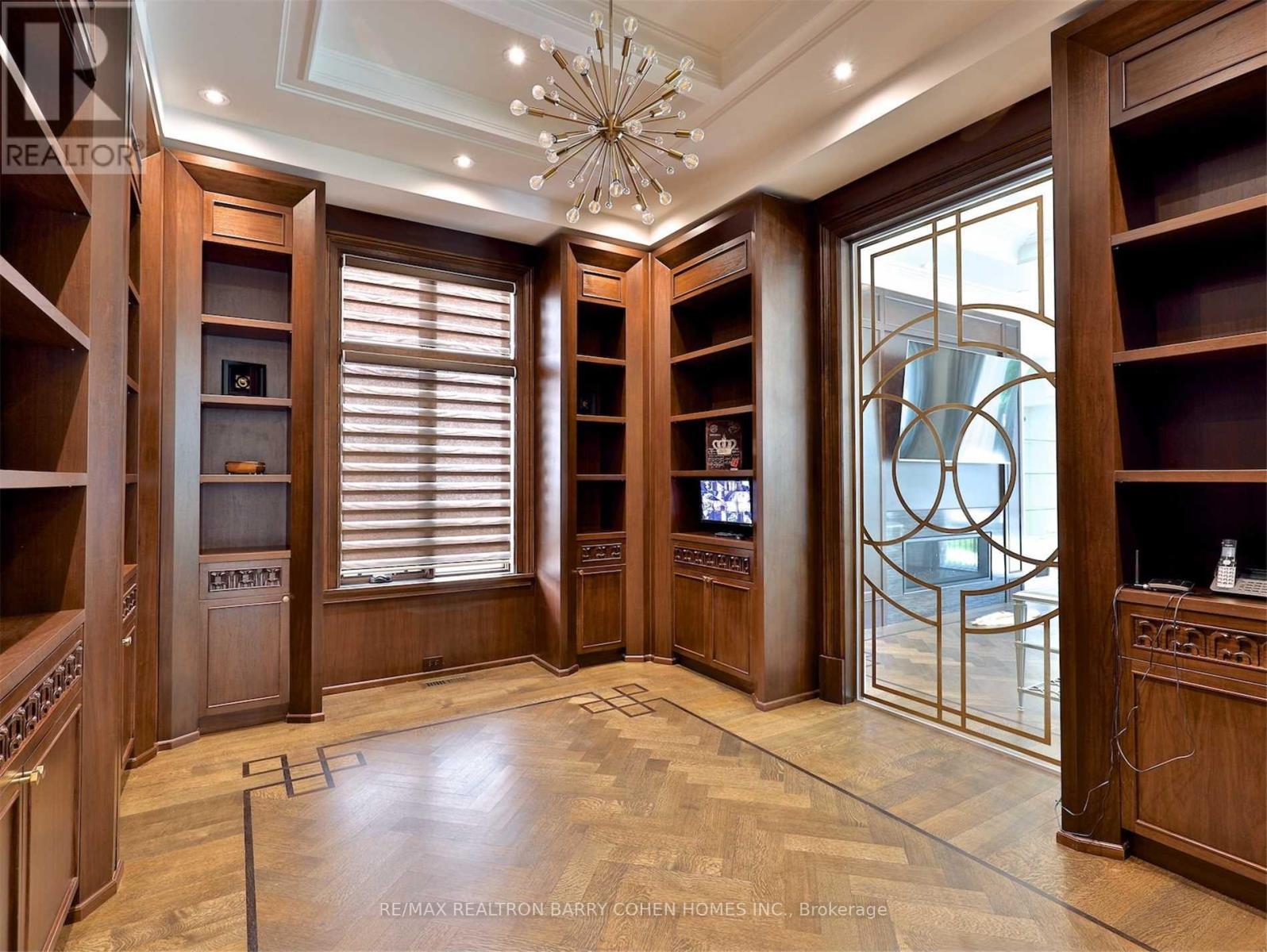 39 Arjay Crescent, Toronto, ON - Indoor Photo Showing Other Room