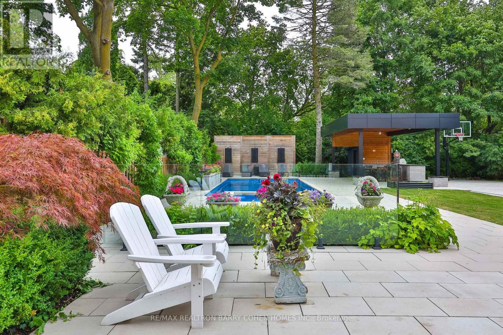 39 Arjay Crescent, Toronto, ON - Outdoor