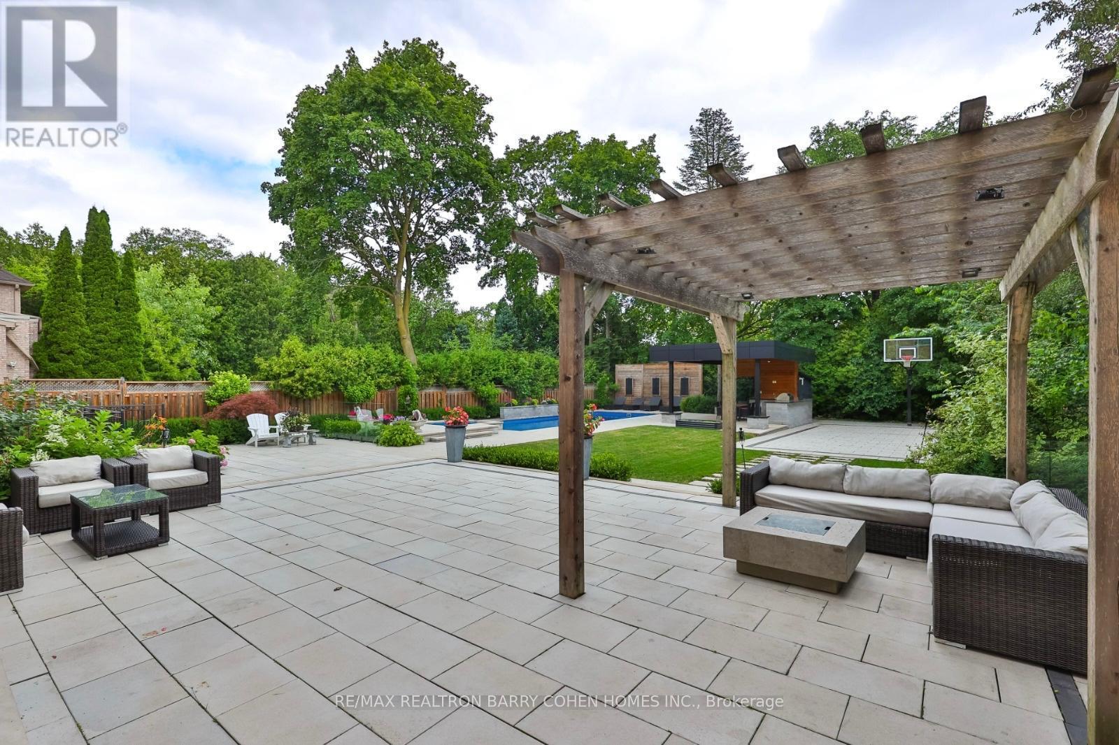 39 Arjay Crescent, Toronto, ON - Outdoor