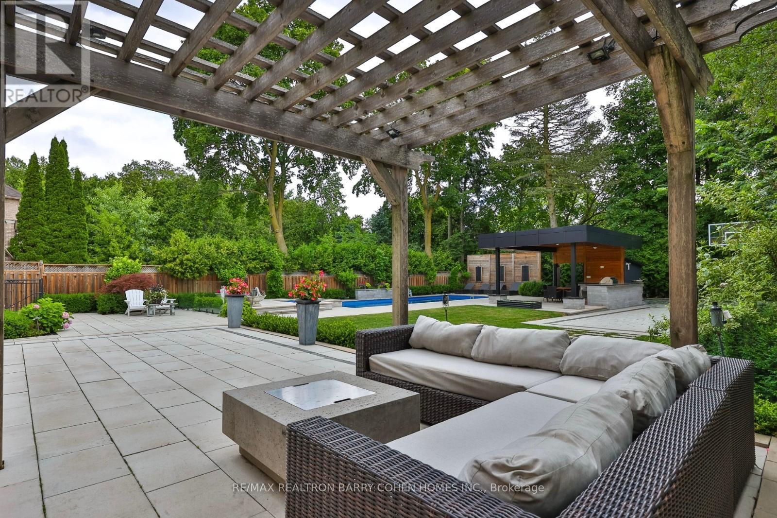 39 Arjay Crescent, Toronto, ON - Outdoor
