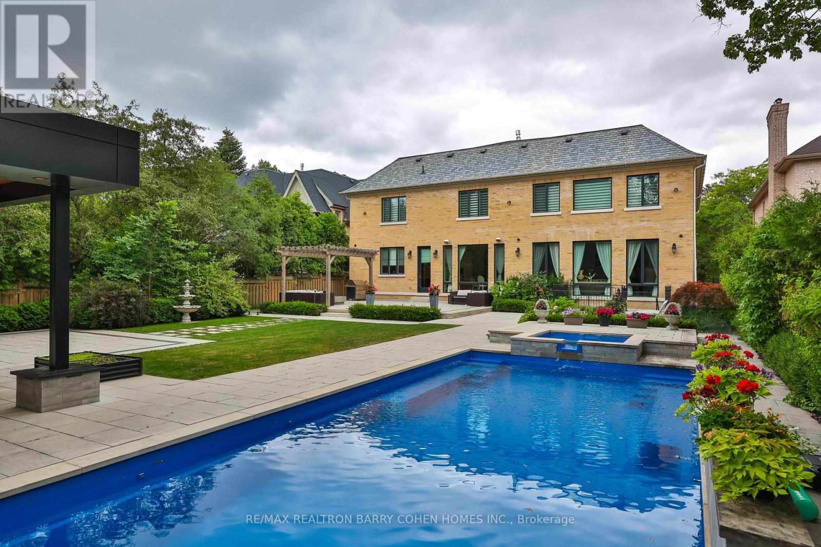 39 Arjay Crescent, Toronto, ON - Outdoor With In Ground Pool
