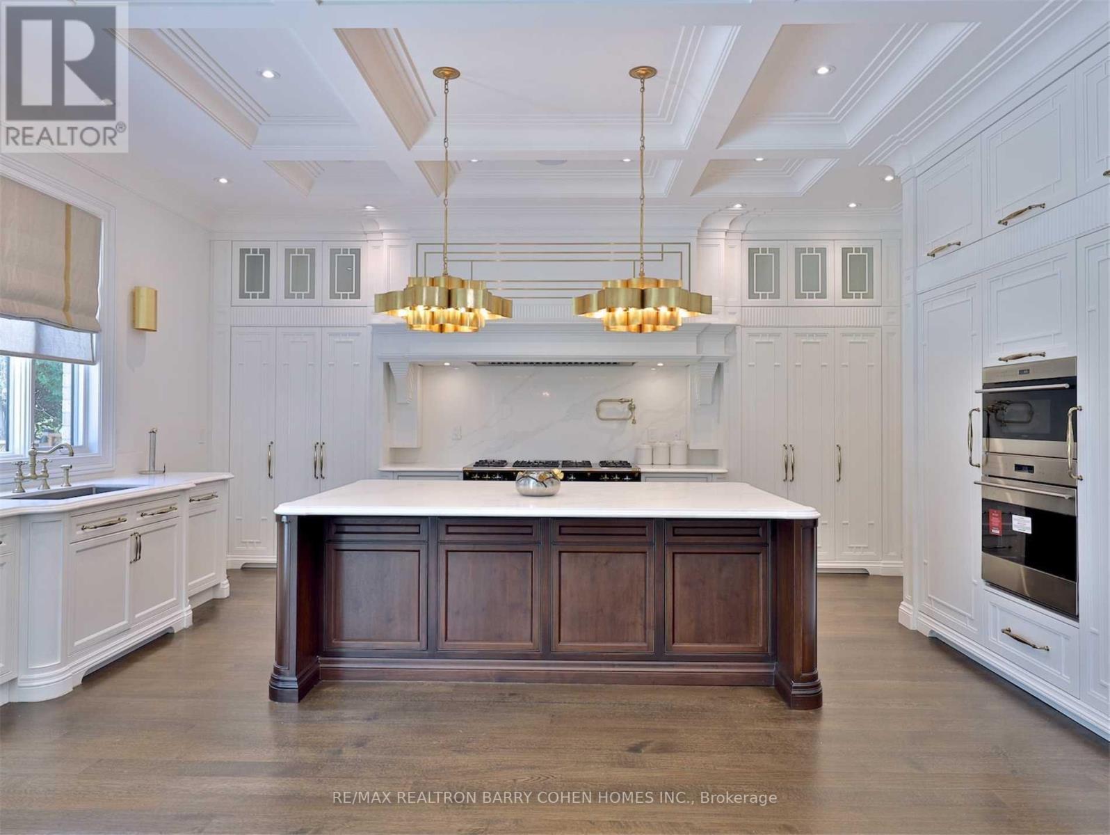 39 Arjay Crescent, Toronto, ON - Indoor Photo Showing Kitchen With Upgraded Kitchen